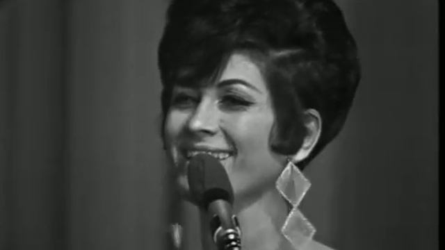 Yaffa Yarkoni יפה ירקוני - Shir Sameach (live In France, 1967)