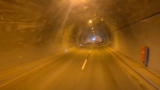 Загрузился В Турции Истамбул переходим в Грузию и попали в большую очередь на границе из-за снега!