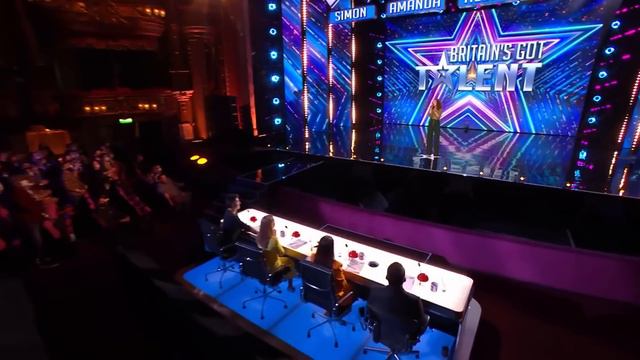 The Greatest Showman Singer Gets GOLDEN BUZZER On Britain's Got Talent 2022! смотреть онлайн
