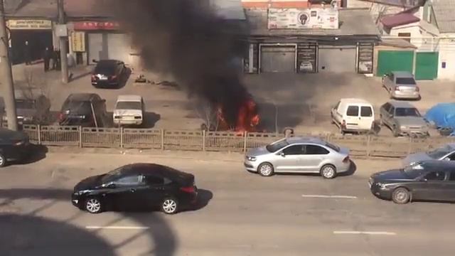 На Ленина 50 загорелся Туарег смотреть онлайн