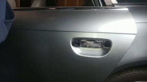 Audi A6 C6 2010 как снять ручку c двери задняя дверь.