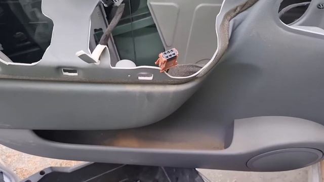 How to remove Renault Scenic II J84 door trim panel and window regulator смотреть онлайн