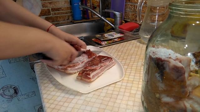 Солим сало ... Всех благодарю! смотреть онлайн