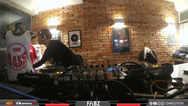 DJ FABZ Drum and Bass Sessions 001 (DNB Edition Crew) - Mix смотреть онлайн