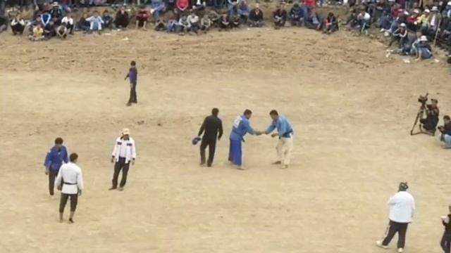 Гуштини милли 26.03.2019 АВТОМОБИЛ байни Дадахон ва Захид дар Хисор дехаи Гуриёт смотреть онлайн