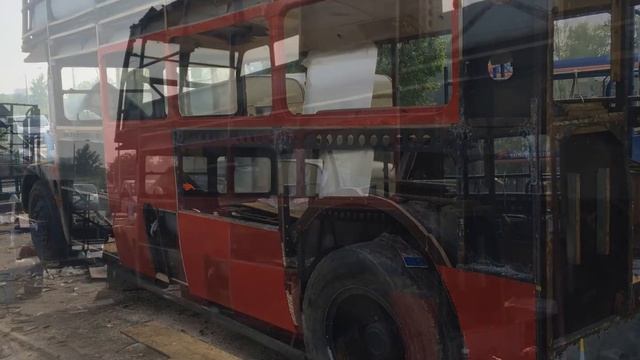 ресторан из двухэтажного англиского автобуса смотреть онлайн
