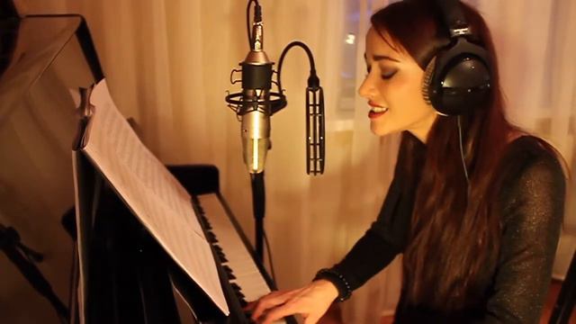Оксана Алёшина - А снег идёт (cover) смотреть онлайн