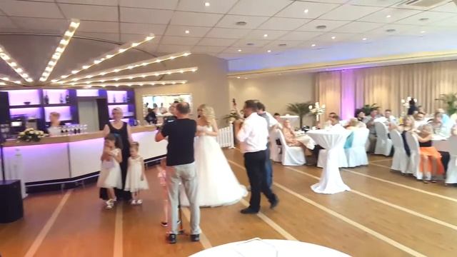 Поздравление отца на свадьбу дочери. Смотреть всем смотреть онлайн