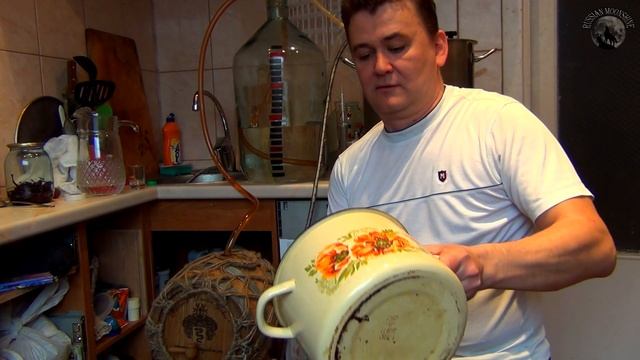 Заливка ячменного сэма в дубовую бочку смотреть онлайн