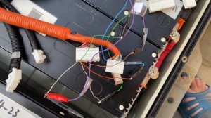 Балансировка батареи Nissan Leaf ZE0, зарядником на 10А. Инспекция батареи после 6000км.