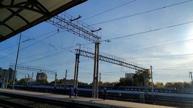 Пригородные поезда на вокзале Новосибирск-Главный смотреть онлайн