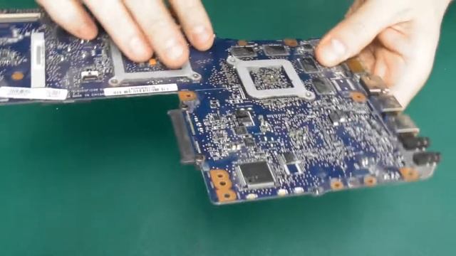 Замена видеочипа на ноутбке Toshiba Satellite L850 смотреть онлайн