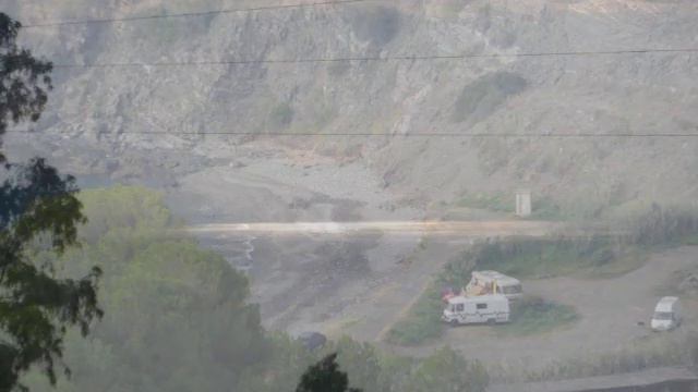 Остановки в пути около моря, Коста-дель-Соль, Андалусия, Испания,13 декабря 2015 г смотреть онлайн