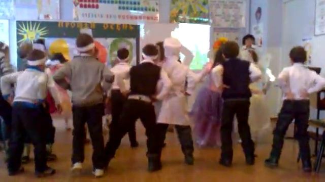 БНШ 1 Б класс - прощай осень. 2 основная часть урока. смотреть онлайн