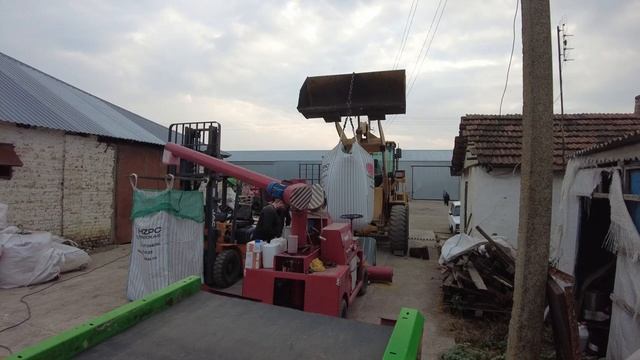 Что мы творим? Ну ты видал?Подготовка семян ячменя к посеву! смотреть онлайн