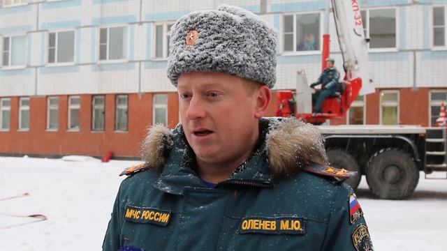 Деды Морозы-скалолазы поздравили маленьких пациентов детской больницы в Нижнем Новгороде смотреть онлайн