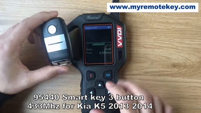 Testing the Kia 3 button smart key frequency and chip type via VVDI смотреть онлайн