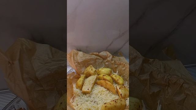 картофель-500г, паприка 2чл, соль 2чл, чеснок 2чл, масло раст 3ст.л смотреть онлайн