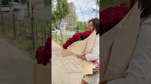 надо дарить цветы девушкам смотреть онлайн
