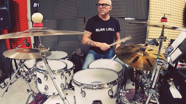 Freestyler - Boomfunk MC's drum cover - Mapex Saturn смотреть онлайн