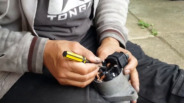 Raplacing honda stream 2005 starter motor brush at home смотреть онлайн