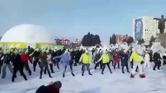 Танец Велнесс Орифлейм в Саратове смотреть онлайн