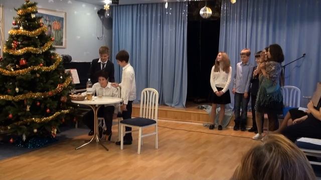 Новогодний праздник в 6 и 7 классах школы "Интеграция" (2015-16)5 смотреть онлайн