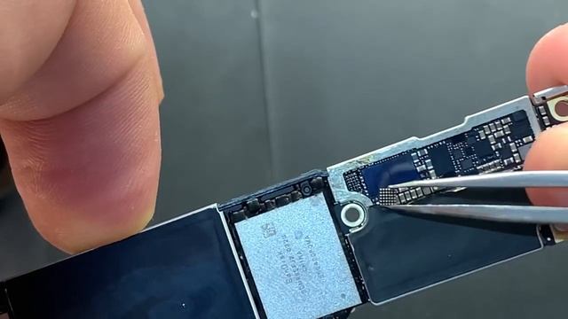 IPhone 7 быстро разряжается. Замена U2 смотреть онлайн
