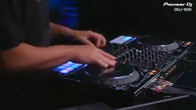 Pioneer DJ DDJ 1000 Official Introduction смотреть онлайн