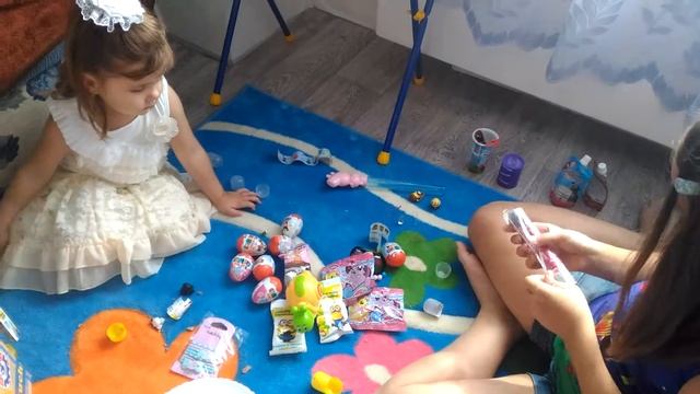 День рождение Ксении, 3 года. Открываем подарки. смотреть онлайн