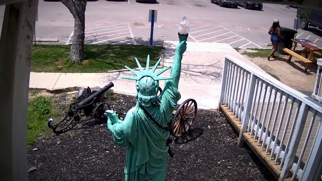 Video shows machine gun being taken from gun range, owner worries it could fall into wrong hands смотреть онлайн