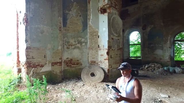 Путешествие с Юлечкой в заброшенную церковь. смотреть онлайн