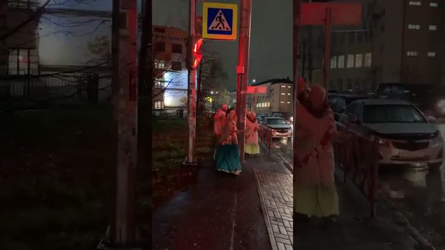 Hare Krishna in the center of Yaroslavl 27.10.2021 смотреть онлайн