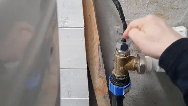 Греющий саморегулирующий кабель в трубу. смотреть онлайн