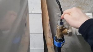 Греющий саморегулирующий кабель в трубу.