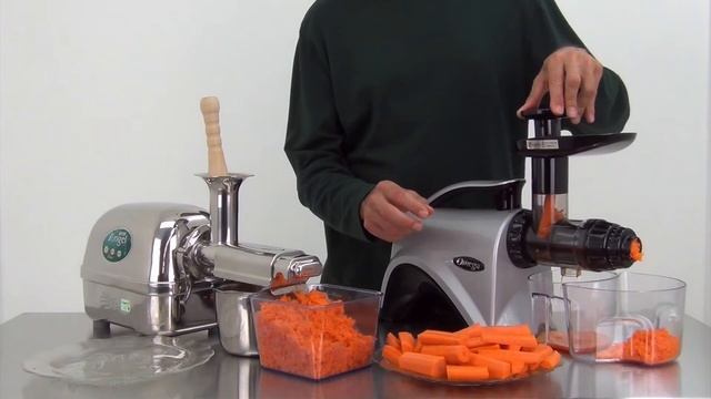 Omega NC 800 & Super Angel Juicers Compared смотреть онлайн