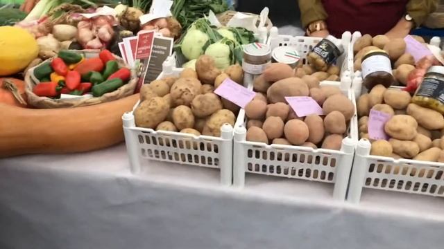 Мини ярмарка национальной еды(Лигурии) в Италии смотреть онлайн