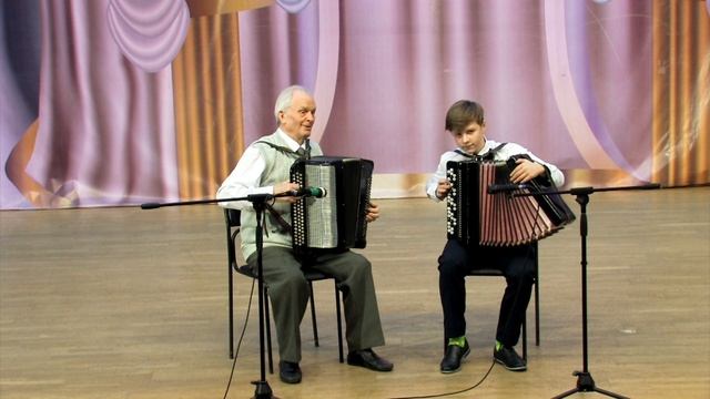 Приглашает Петрушка - "Карело-финская полька"
 в обработке А. Баландин - А.Тихонов