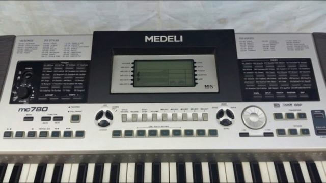 Roland e500 Keyboard freestyle - Chris Nxumalo смотреть онлайн
