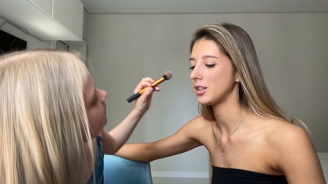 Племянница делает мне макияж в 9 лет ♡ Мой лучший мейк? смотреть онлайн