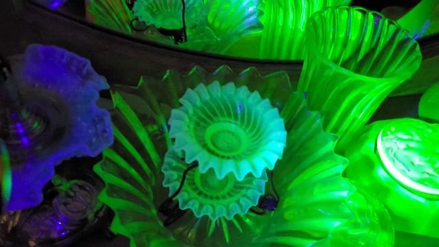 УРАНОВОЕ СТЕКЛО.В ГОСТЯХ У КОЛЛЕКЦИОНЕРА.4. смотреть онлайн