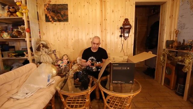 Unpacking Canon C100 смотреть онлайн