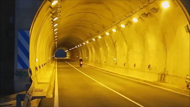 Asi suena una moto de 125 con un escape #chino смотреть онлайн