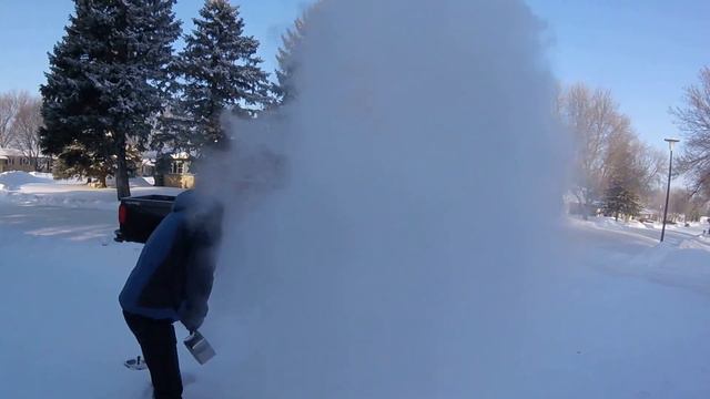 Making Snow with Boiling Water at -13 Fahrenheit смотреть онлайн