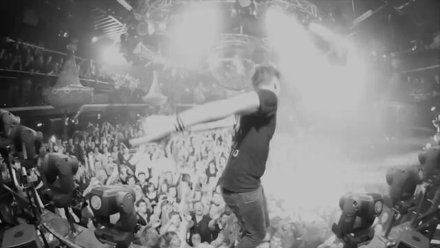 NEW MOON pres. French-Superstar Quentin Mosimann @ GOLDEN CUT смотреть онлайн