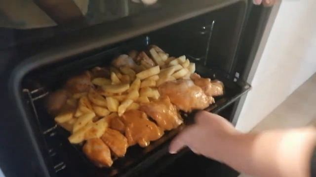 курица жареная с картофелем в духовке. быстро и вкусно ?. смотреть онлайн