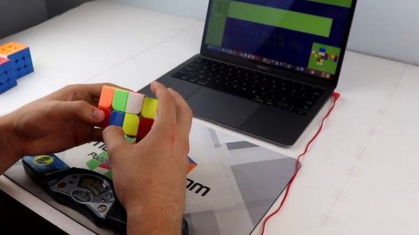 How To Solve A 2x2 Rubik's Cube In UNDER 1 SECOND