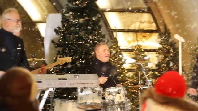 Новый год в метро смотреть онлайн