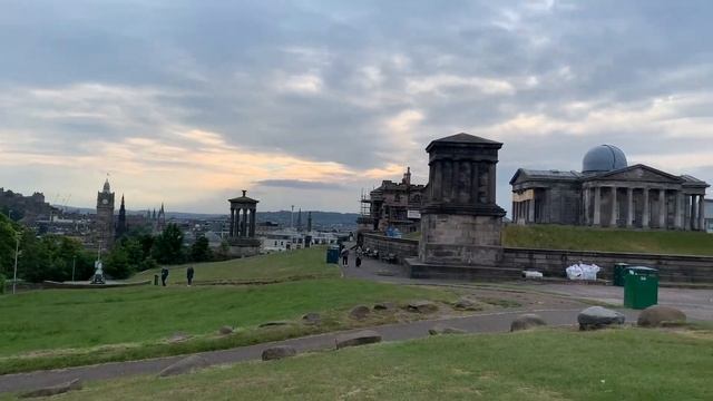 Exploring Calton Hill, Edinburgh, Scotland - Vlog смотреть онлайн