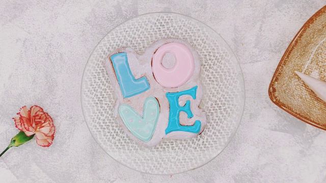 СЛОВО, которое понимают ВО ВСЕХ СТРАНАХ МИРА! Этот пряник дарит ЛЮБОВЬ смотреть онлайн